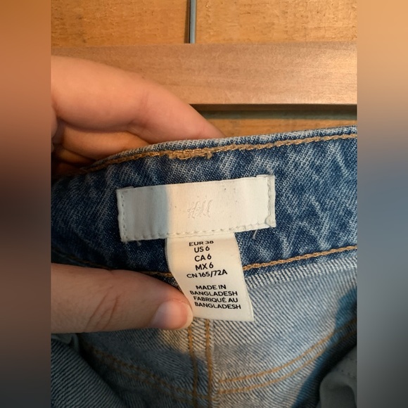 H&M high-waisted straight-leg Jeans - Picture 3 of 3